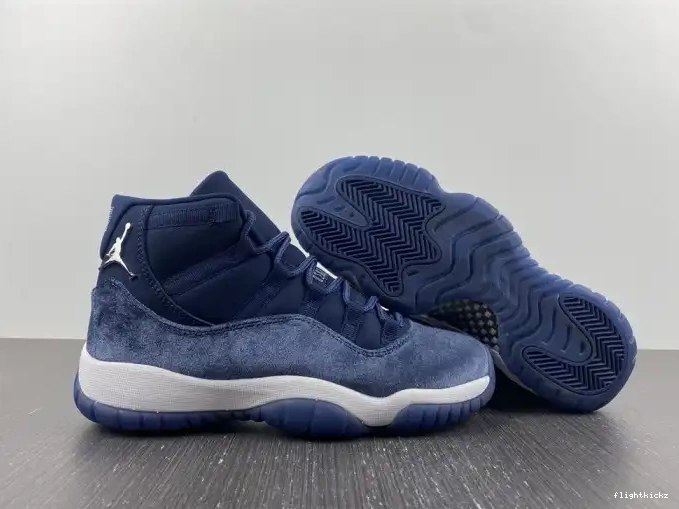 AR0715-441 Midnight WMNS Jordan 11 Navy Air Velvet 0525